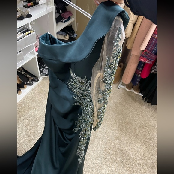 Evening gown - Picture 3 of 6